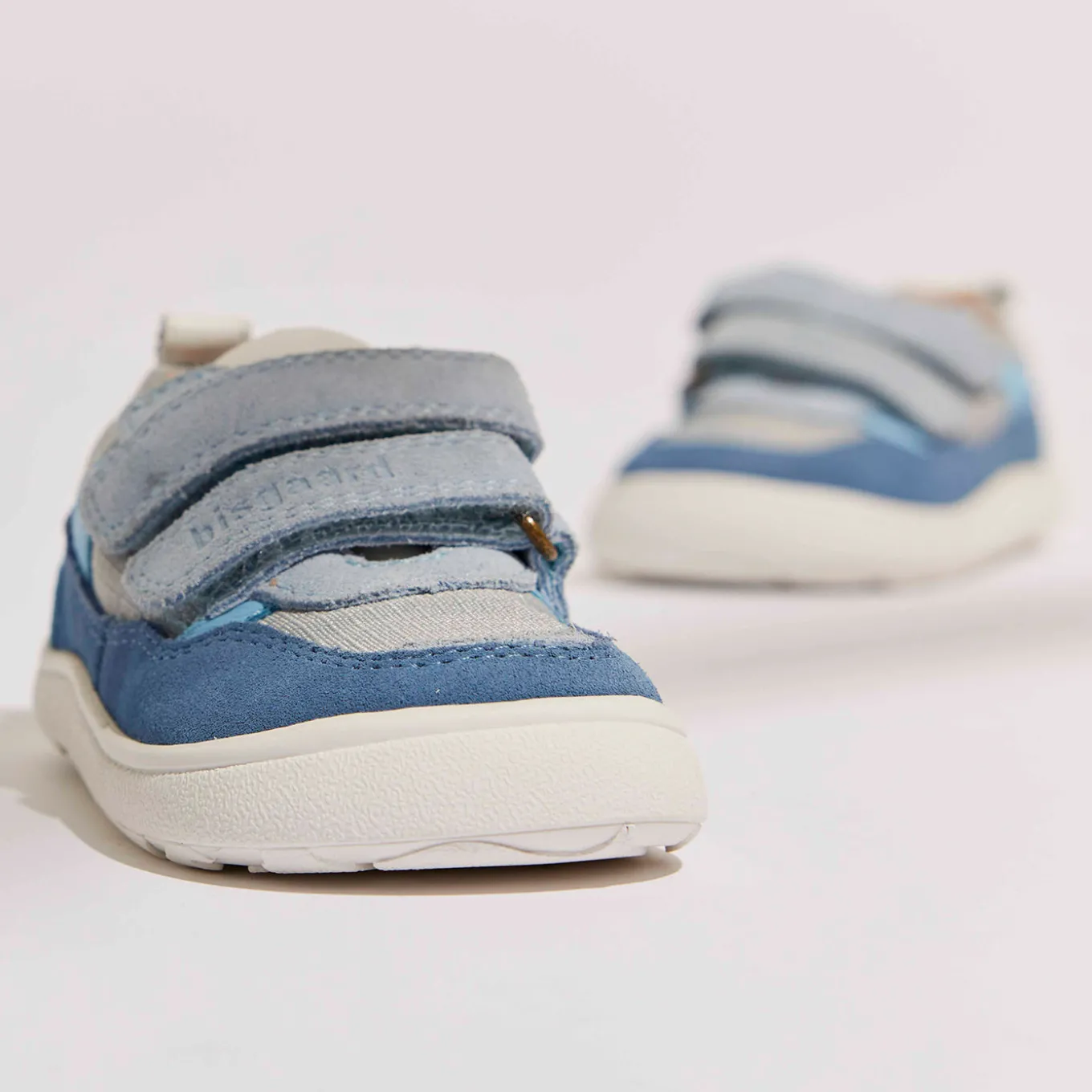 barefoot elroy dusty blue