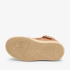 isak almond