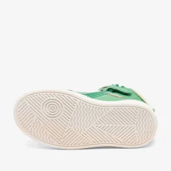 isak bright green