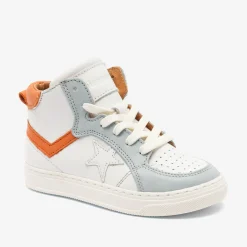 isak white grey