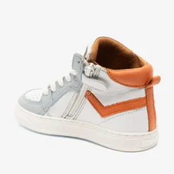 isak white grey