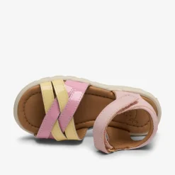riley bubble gum